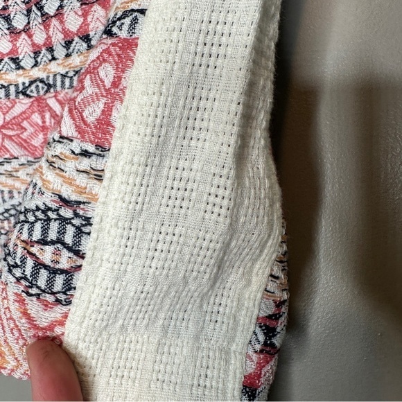 Quinn Aztec print embroidered shorts - Picture 3 of 7